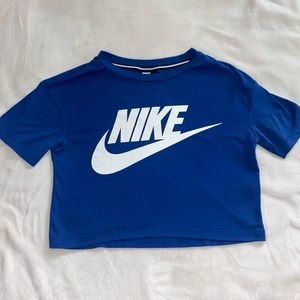 Small blue Nike top